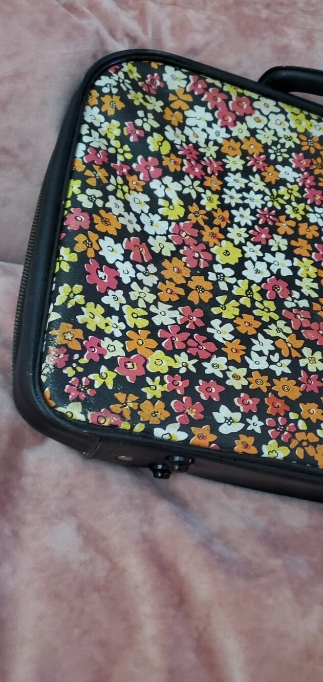 Vintage 60s-70s Mod Style Daisy Boho Hippie Suitcase Pink Yellow Black